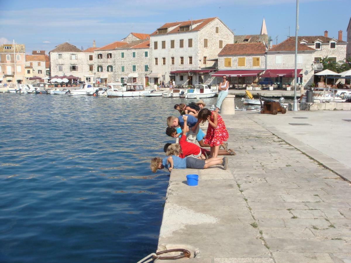 Authentico Deluxe Stari Grad Villa Stari Grad  Eksteriør billede